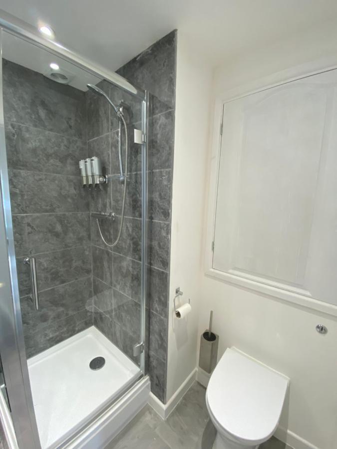 Modern 2 Bedroom Apartment, With Car Parking. Bitton Extérieur photo